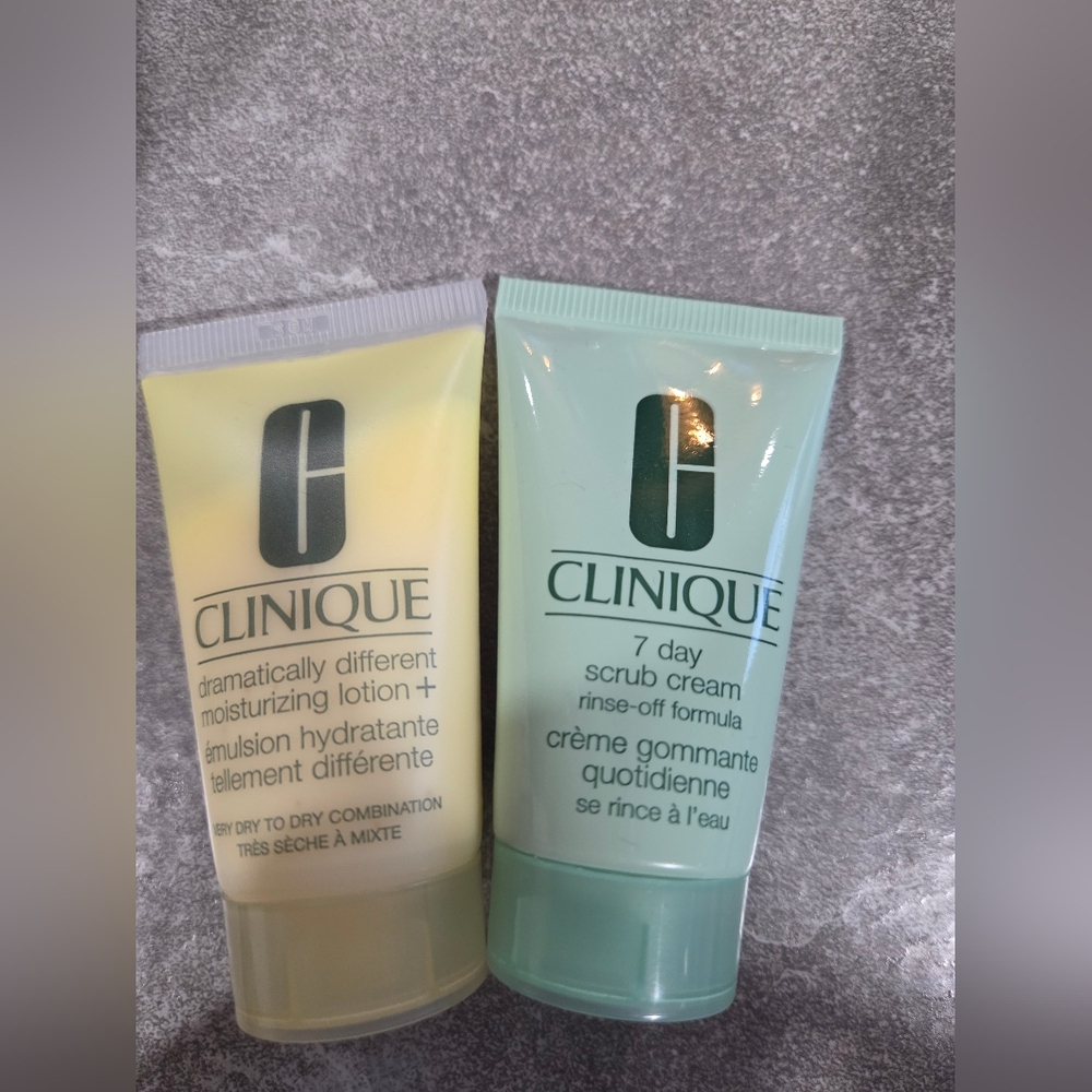 Clinique Skincare Set - Green and Yellow